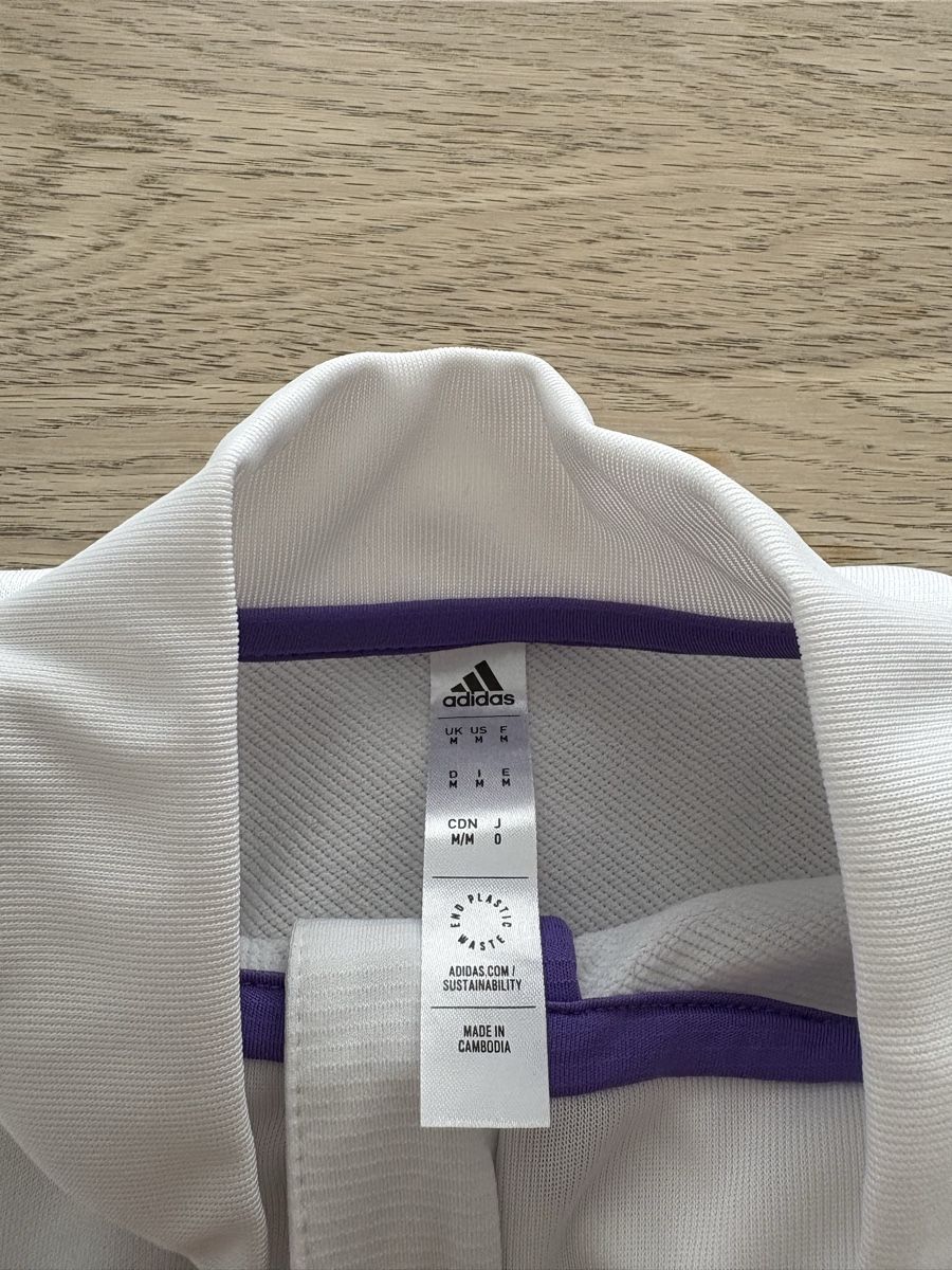 Real Madrid Canottiere & Pantaloni: Real Madrid Trainingsoberteil 22/23 – Usato da Domat/Ems venduto da tim_lq6b 3
