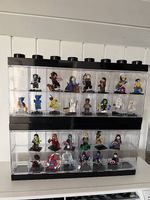 LEGO Marvel Minifiguren Sammlung  28 Figuren inkl. Vitrinen