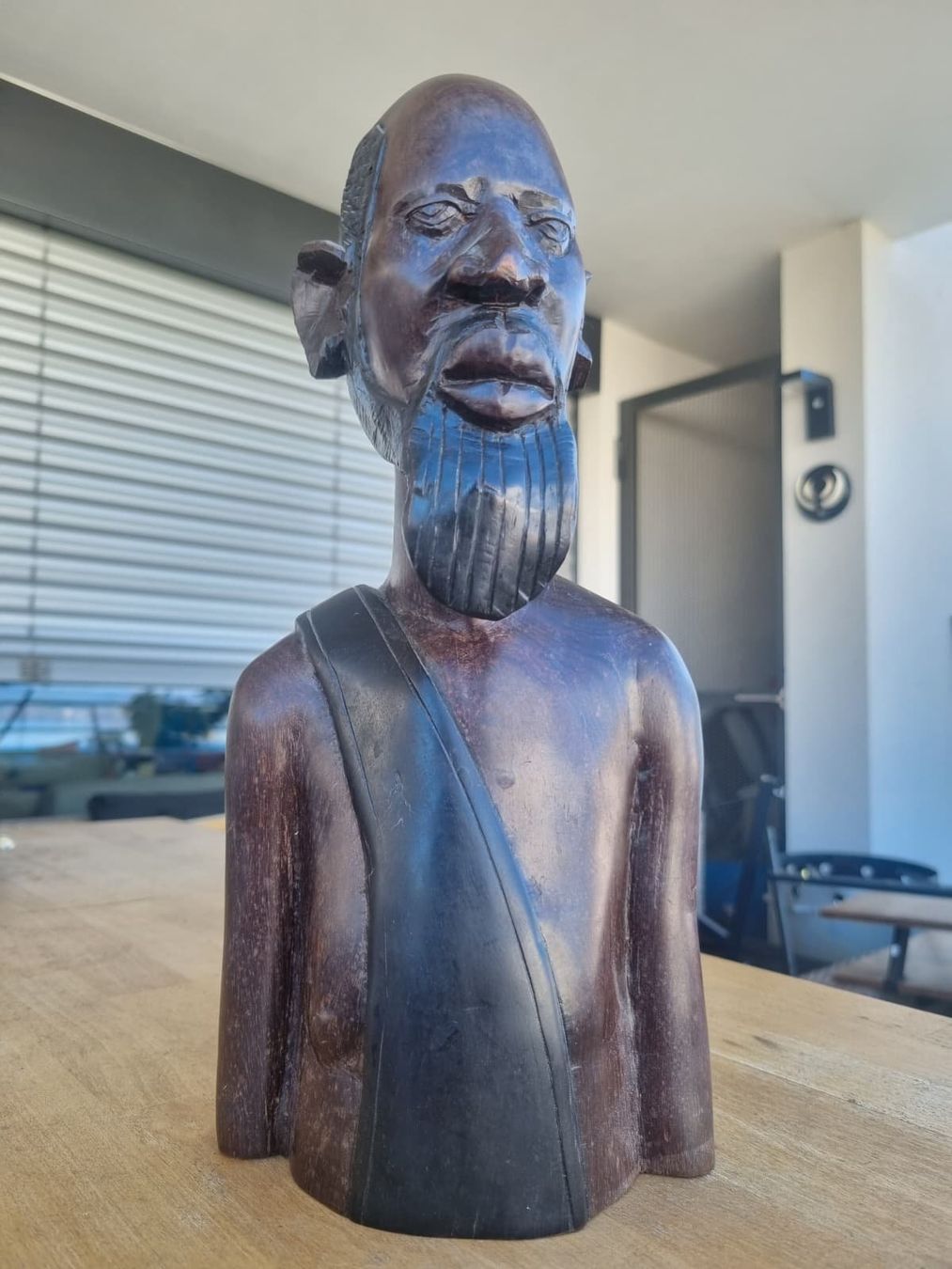 Sculture & Statue: Handgeschnitzte Holzskulptur, afrikanischer Mann – Usato da Zug venduto da Quantipus