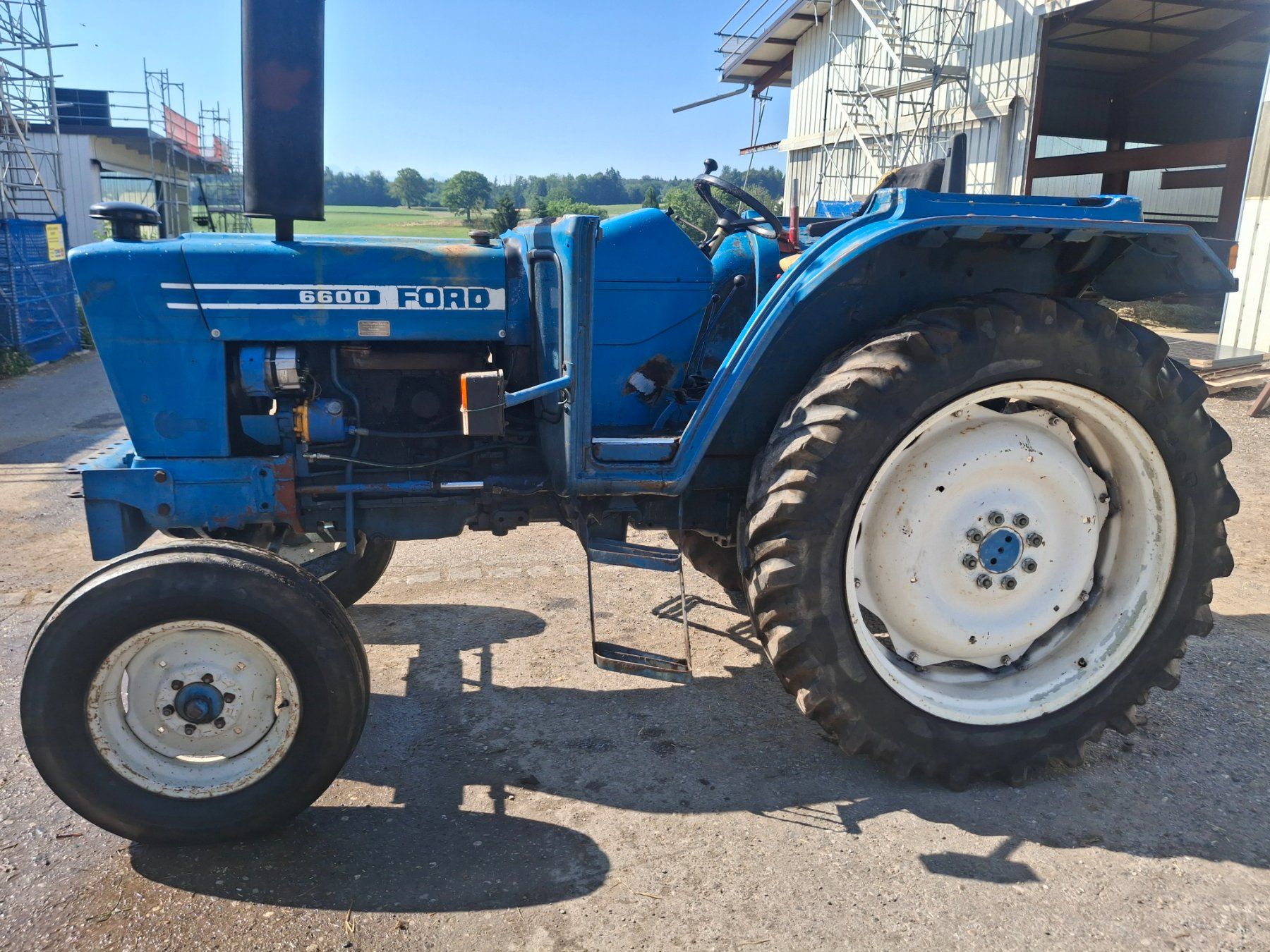Ford Trattori: FORD 6600 1980 MIT AUSWEIS – Usato da La brillaz venduto da Olditrak 6