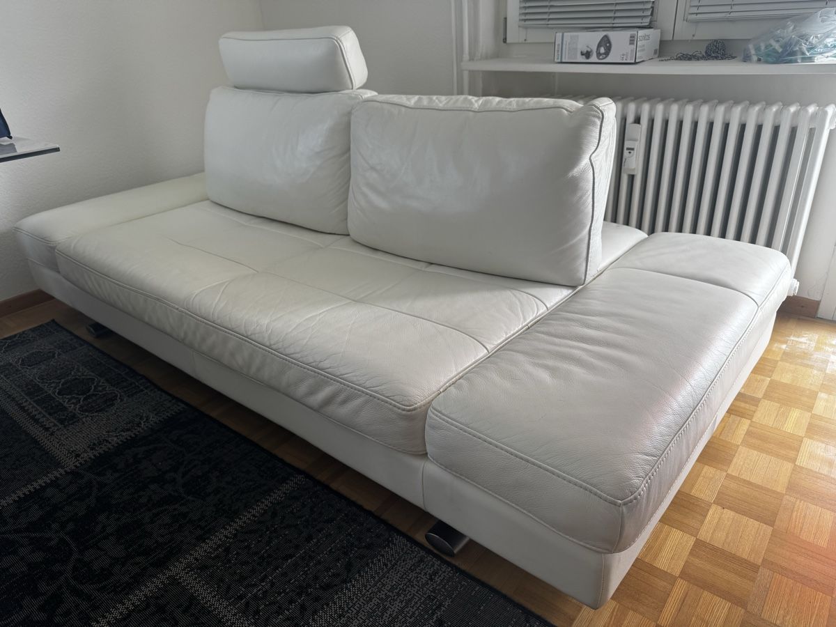 Divani: Design Leder-Sofa / Bett-Sofa, cremeweiss (grösser) – Usato da Romanshorn venduto da Benjamin__R