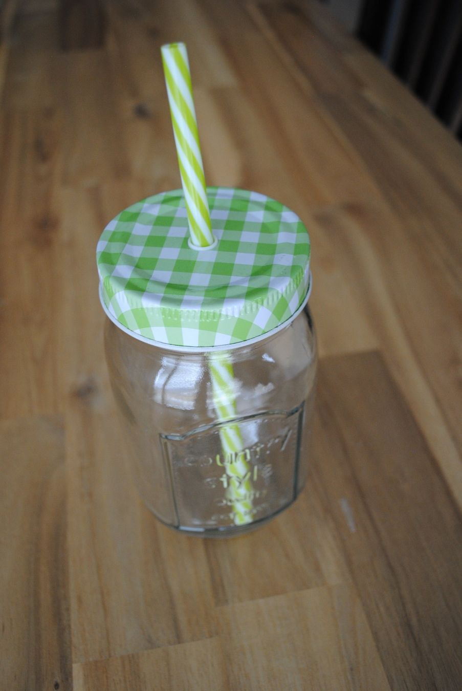 Bicchieri: Glas mit Deckel und Strohhalm – Nuovo (secondo la descrizione) da Olten venduto da prusik02