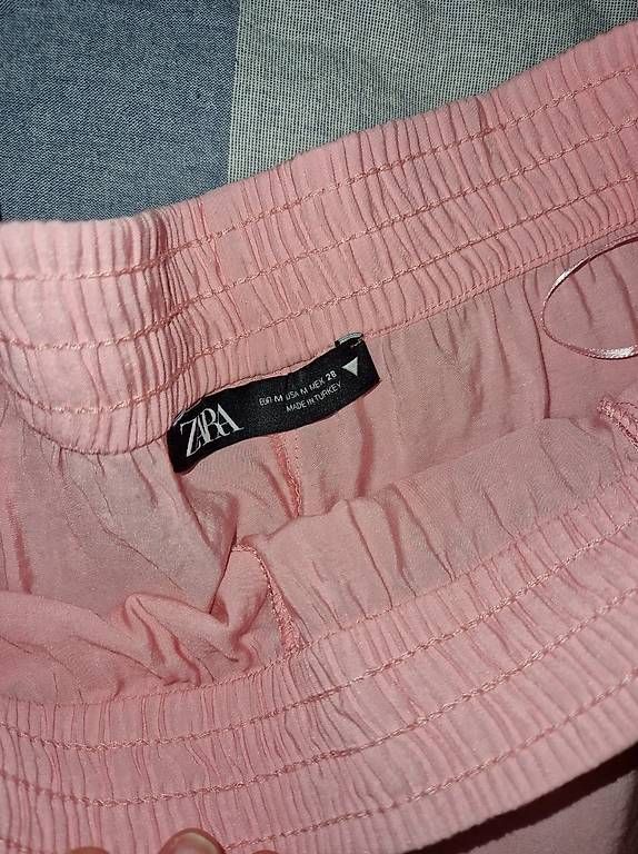 Pantaloni: Leichte Sommershorts ZARA M Gr. – Usato da Luzern venduto da maji87 1