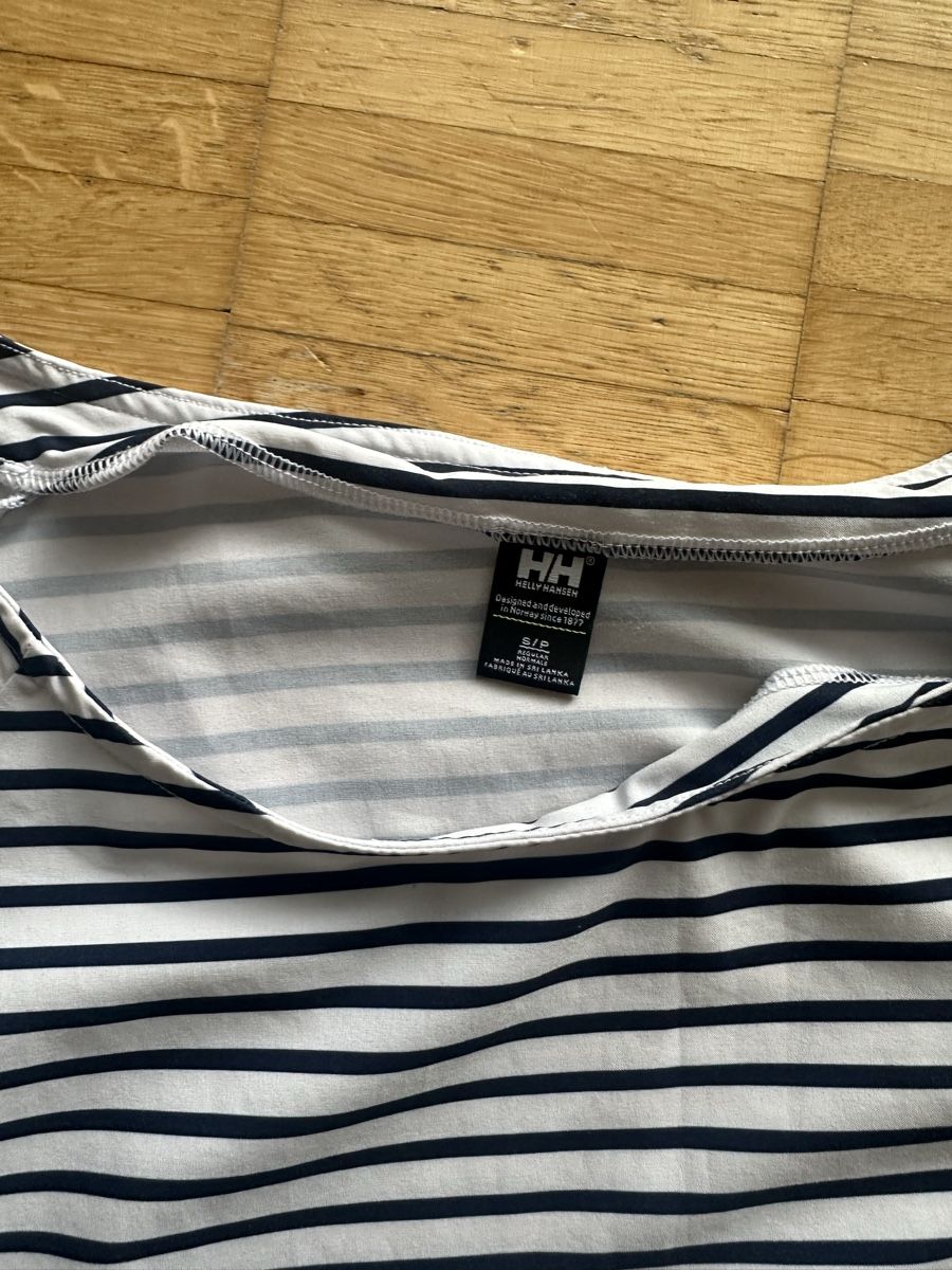 Kleider: Helly Hansen dress – Gebraucht aus Zug von abe_6llp 1