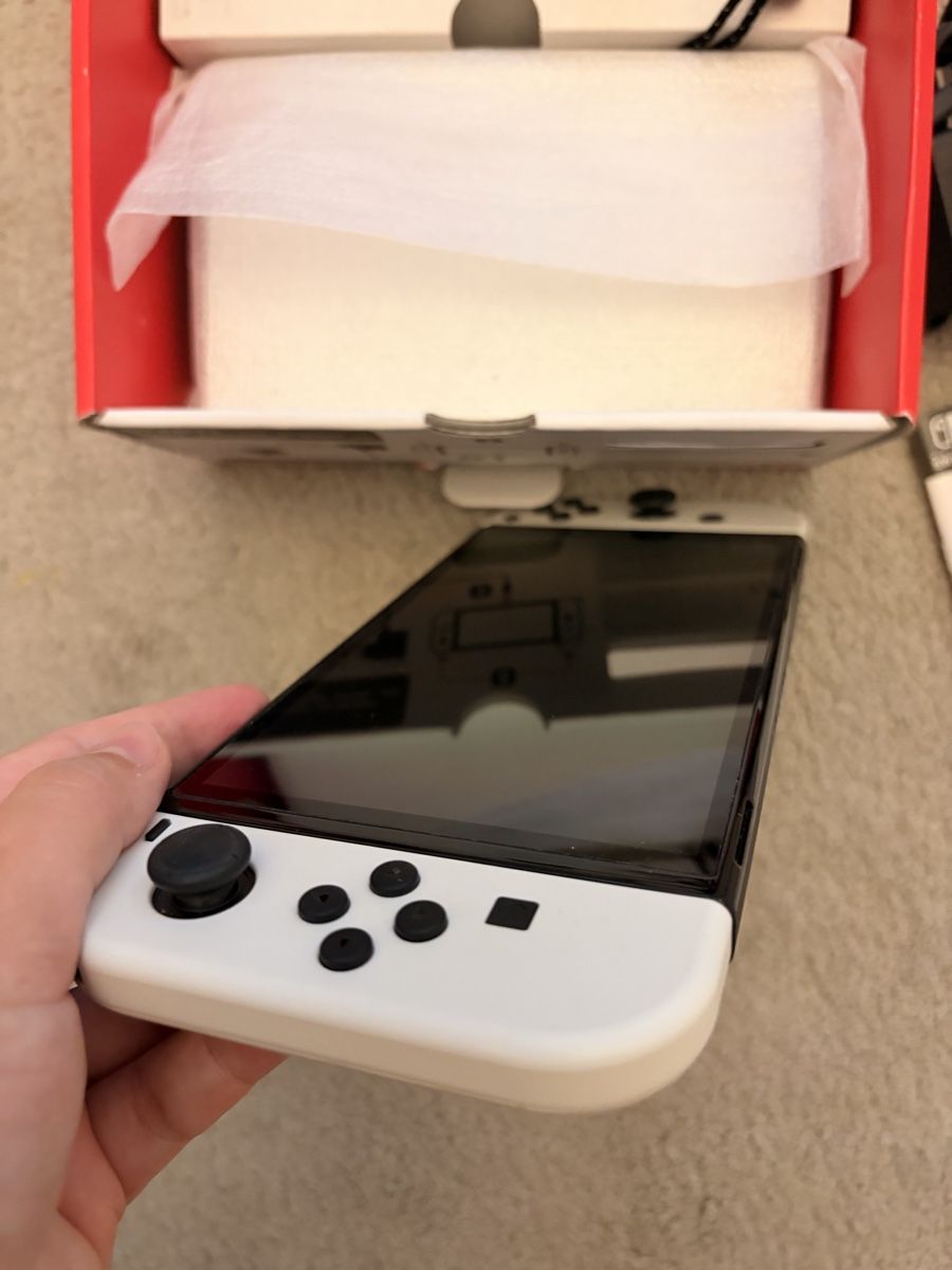 Nintendo Console: Nintendo Switch OLED Modell weiss mit Originalverpackung – Nuovo e nell'imballaggio originale da St.Gallen venduto da rslalfs 2