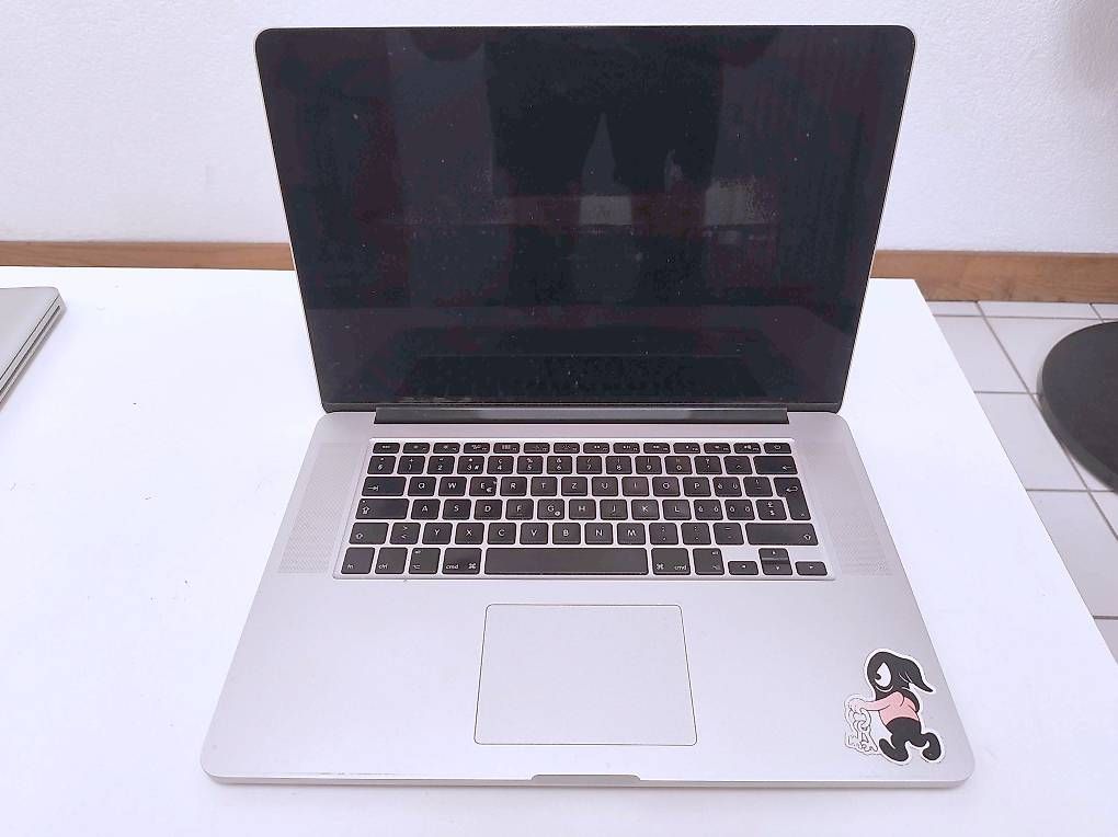 Apple Notebook: MacBook Pro 2016  500GB – Usato da Fribourg venduto da jst_79gb 1