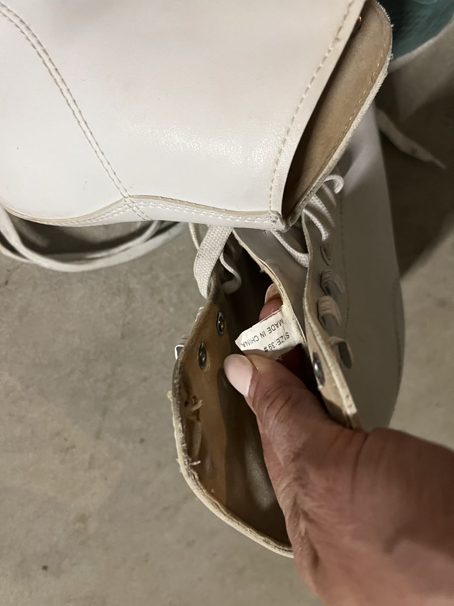 Pattini da ghiaccio: Schlittschuhe 39/40 – Usato da Bremgarten b. Bern venduto da ABalli 1