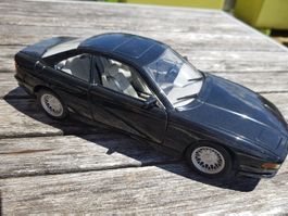 BMW 850i  Modellauto schwarz