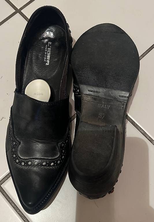 Scarpe da donna: Coole Leder Schuhe Grösse 37  – Usato da Zürich venduto da sca_g8jq 1