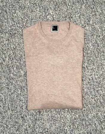 Pull beige , parfait état  L homme
