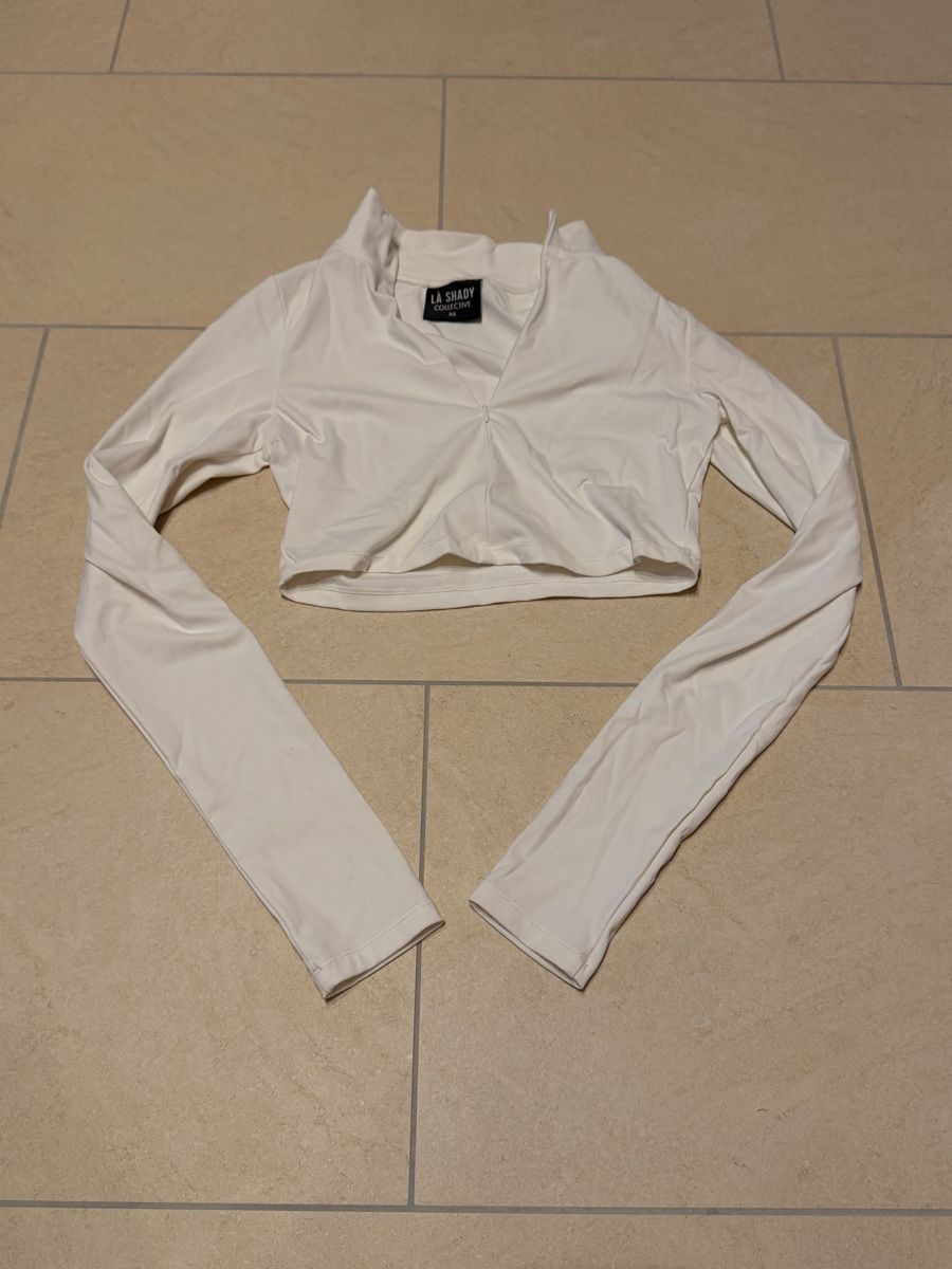 Camicette, T-shirt & Top: LA SHADY COLLECTIVE Crop Top – Usato da Humlikon venduto da Till2603