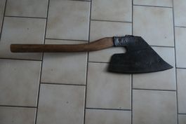 Vielle hache pour charpentier