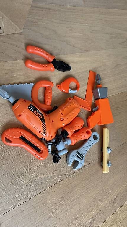 Spielzeuge: Kinderwerkzeug Set  – Gebraucht aus Steinhausen von inmumi
