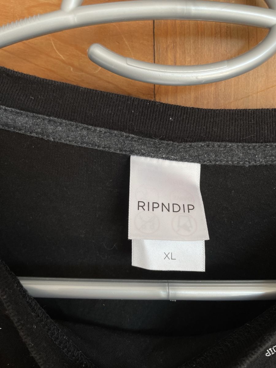 T-shirt: T-shirt RIPNDIP – Usato da Colombier NE venduto da thomasarquint 1