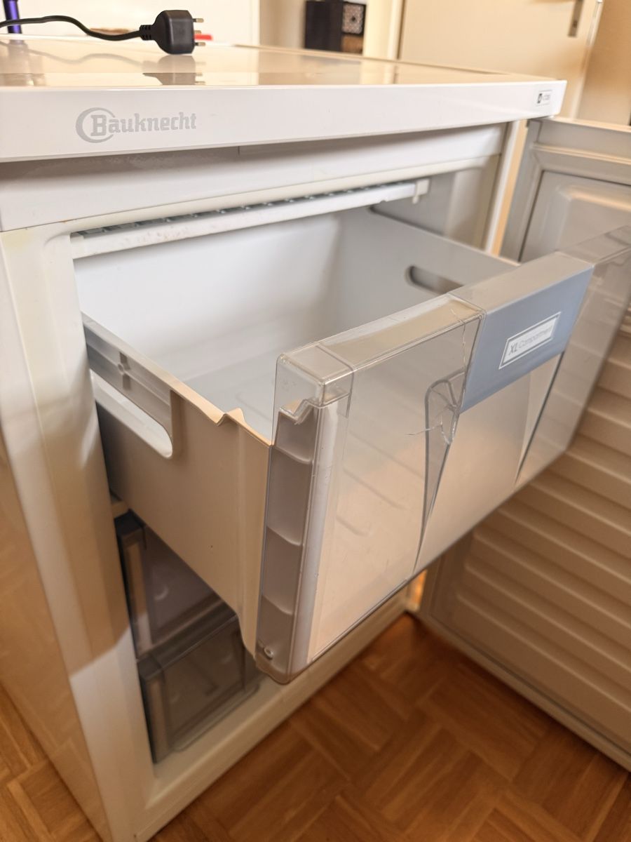 Congelatori: Bauknecht Gefrierschrank weiss – Usato da Oberrieden venduto da Morchelsuppe12 5