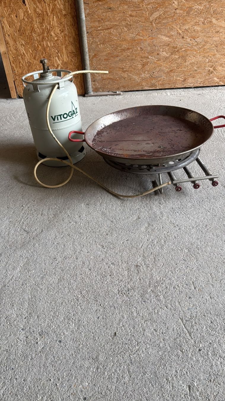 Campingaz Griglie: Cuisinière professionnelle Paella – Usato da St-Blaise venduto da Savanah2016 1
