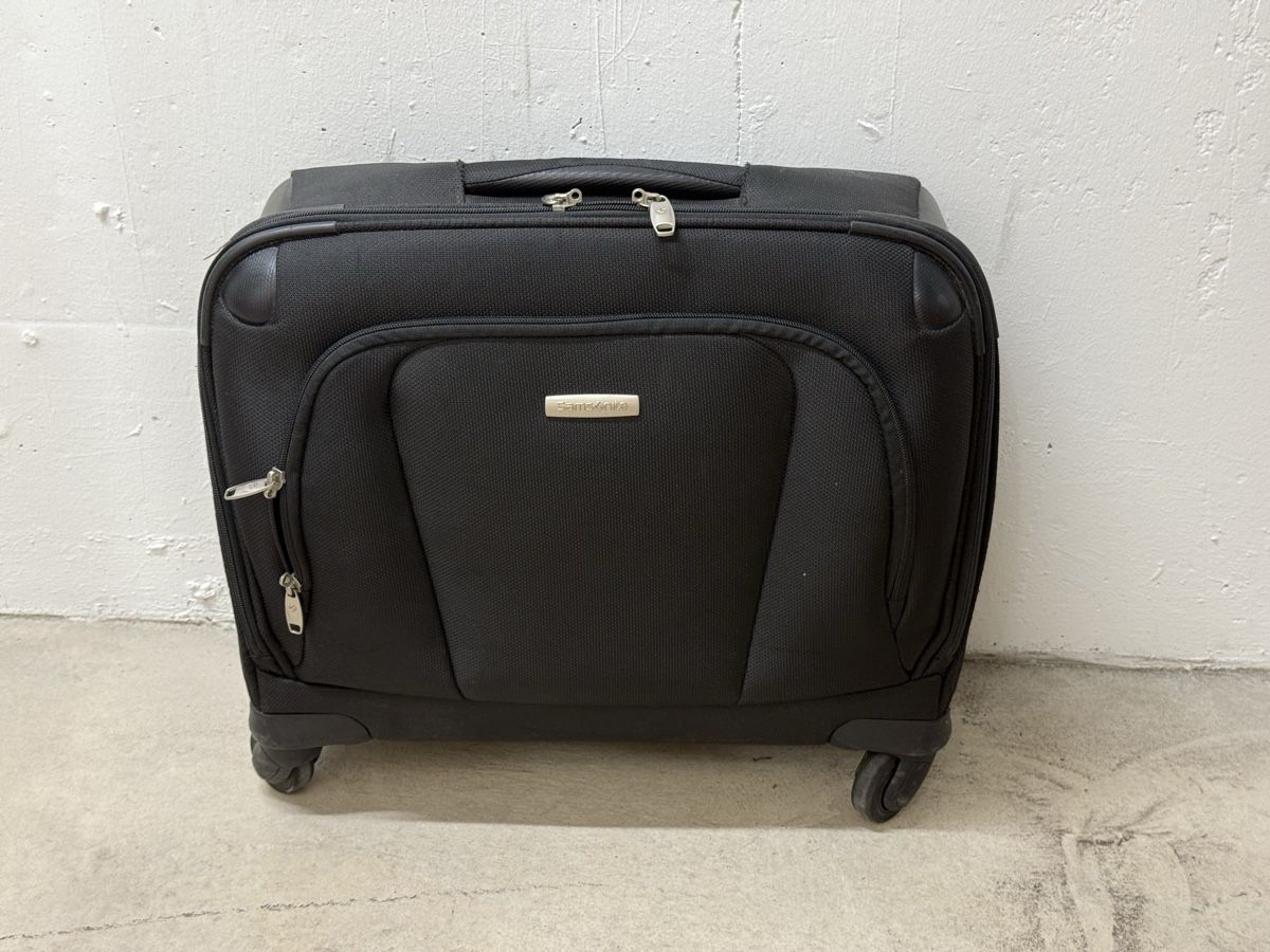 Samsonite Reisekoffer: Samsonite Spinner Cabin Trolley – Gebraucht aus Zürich von oliver.gisin