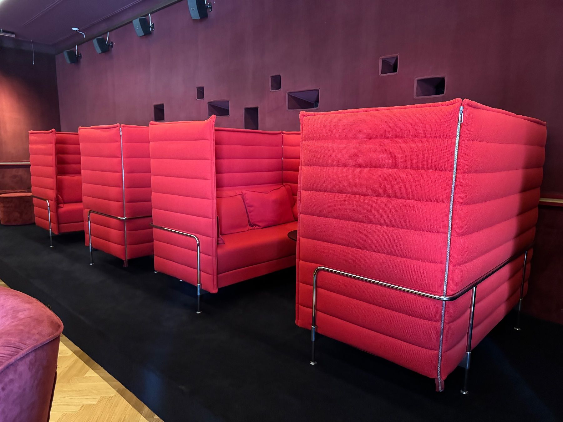 Vitra Divani: 4 Stk. Vitra Alcove 2er Sofas – Usato da Olten venduto da kin_z6rk 1