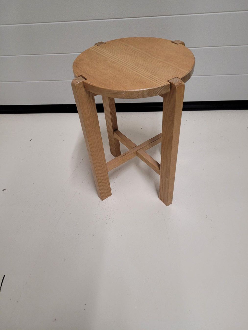 Sgabelli: Tabouret massif frêne – Usato da Onnens FR venduto da got_5x29