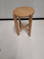 Tabouret massif frêne
