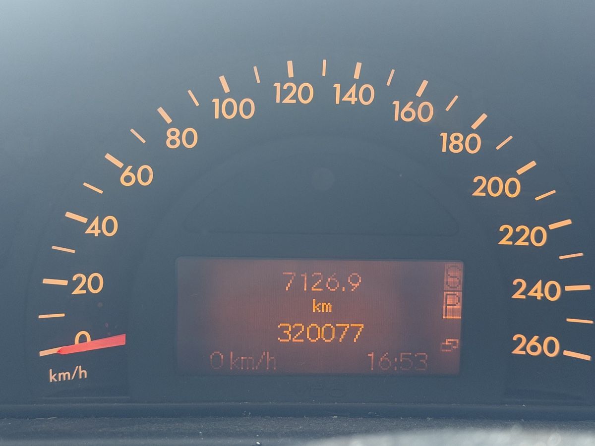 Mercedes-Benz Automobili: Mercedes-Benz  C320  (Export) – Usato da Lausen venduto da Armand94 8