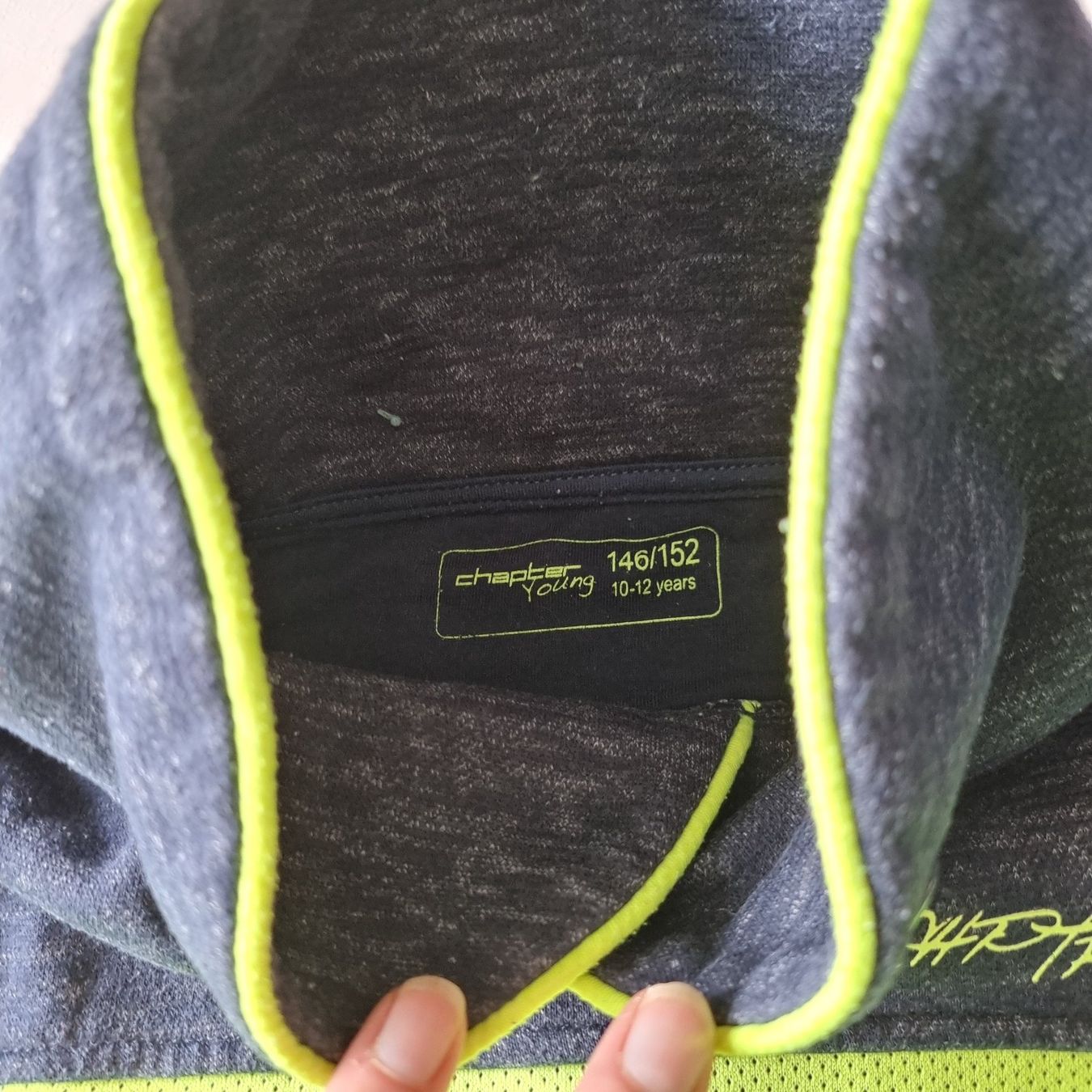 Pulls et sweat-shirts: Toller Pullover für coole Jungs Gr. 146/152 – D'occasion à Arth par Africa44 4