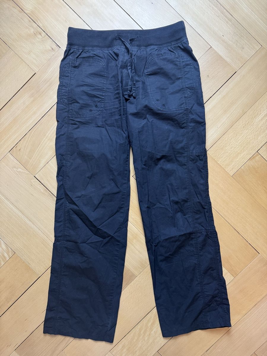 Only Pantalons: Only Damen Freizeithose schwarz – D'occasion à Bern par llina257 3
