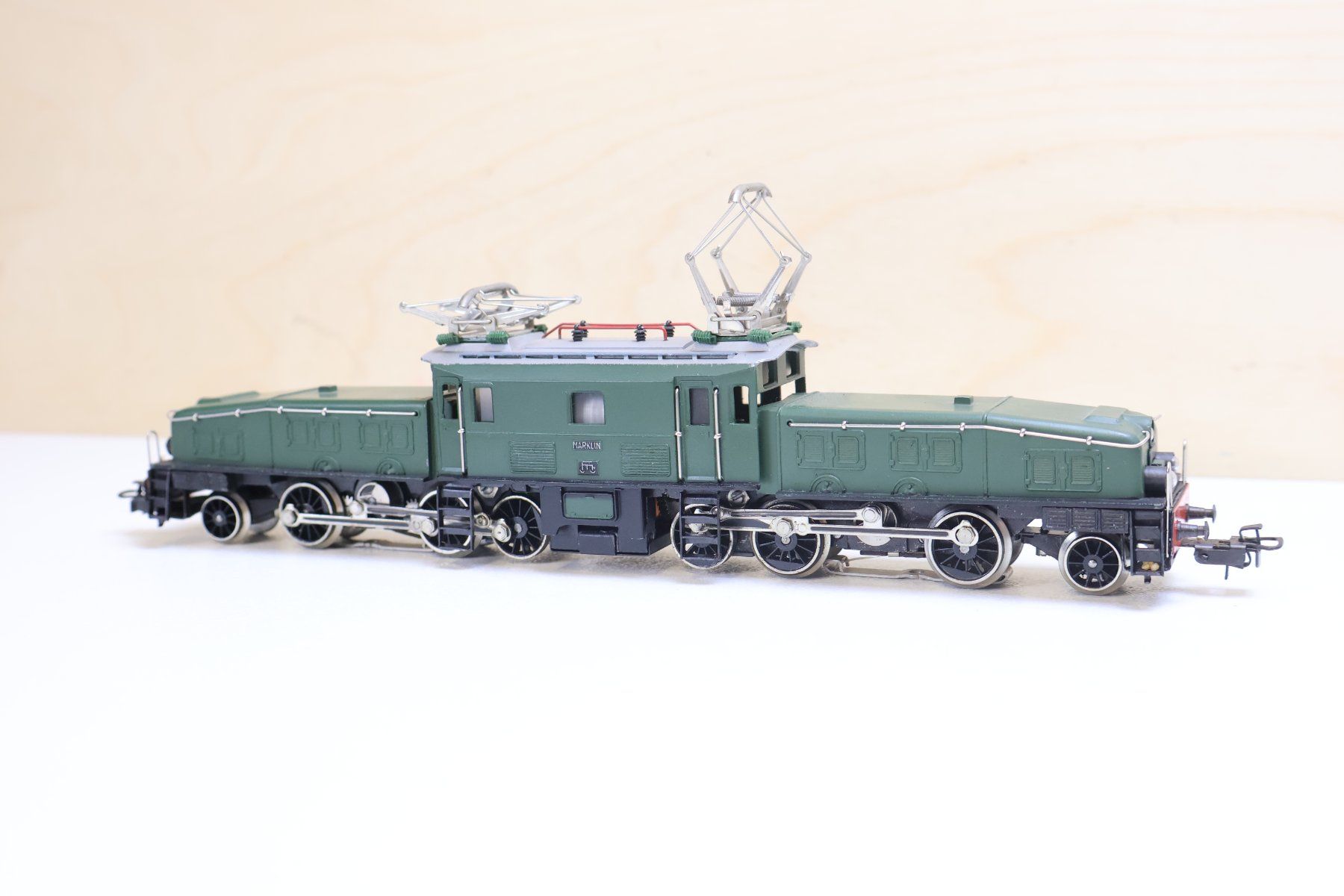 Märklin Modellini di ferrovie: Märklin SBB Krokodil E-Lok 3015 - Top Gussmodell – Usato da Winterthur venduto da Monstera 2