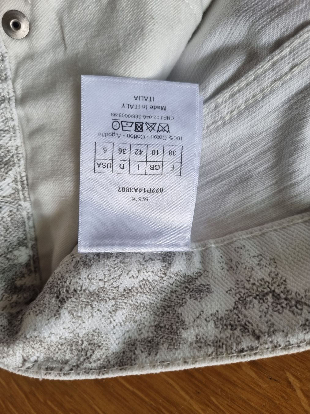 Dior Jeans: Short Dior blanc/gris T 38 – Nuovo (secondo la descrizione) da Herrliberg venduto da revelune 3