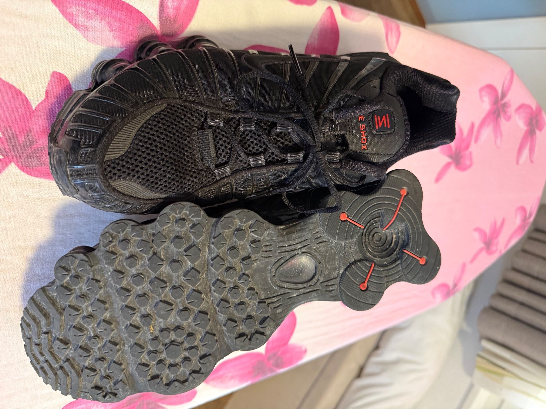 Nike Herrenschuhe: Nike Shox Black Gr.44,5 – Gebraucht aus Riniken von Lazitto 3