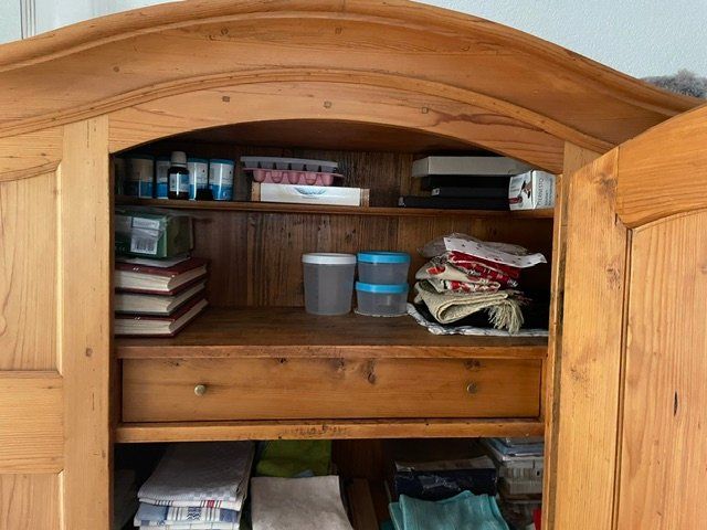 Schränke: Antiker Schrank – Gebraucht aus Belp von Fabuloso0 2