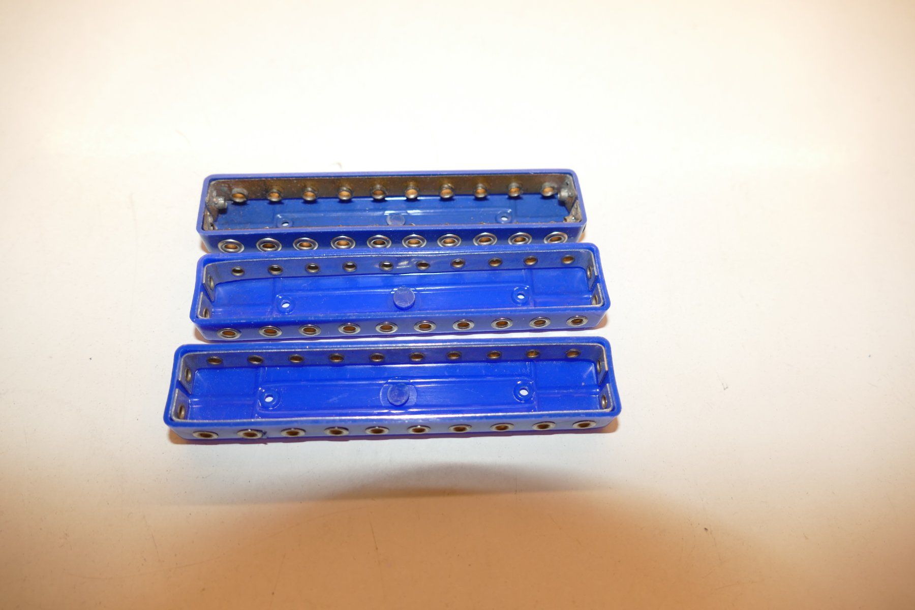 Modellini di ferrovie: 3xKlemmleisten blau – Usato da Niederhasli venduto da rail-duerst 2