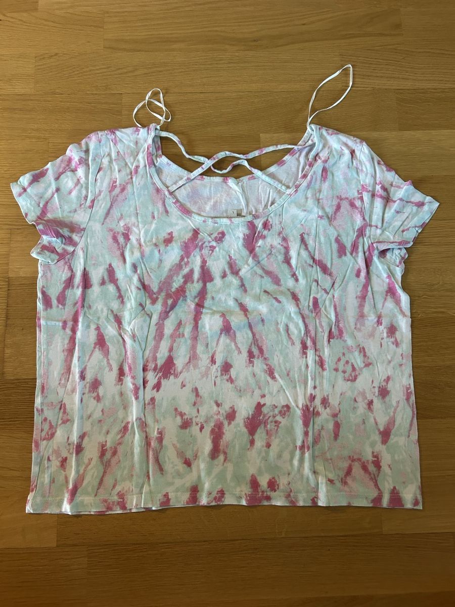 C&A Blusen, T-Shirts & Tops: T-shirt rose et blanc – Gebraucht aus Daillens von guisepa 2