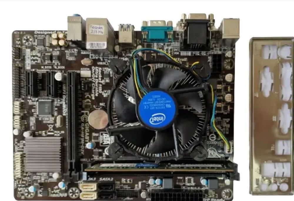 Motherboard Ga-H81M-D2v bundel (Defekt) in Altendorf für CHF 8.7 – mit ...
