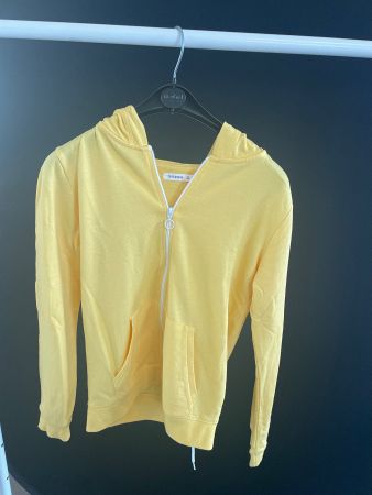 Gelber Kapuzenpullover Gr. M von Terranova