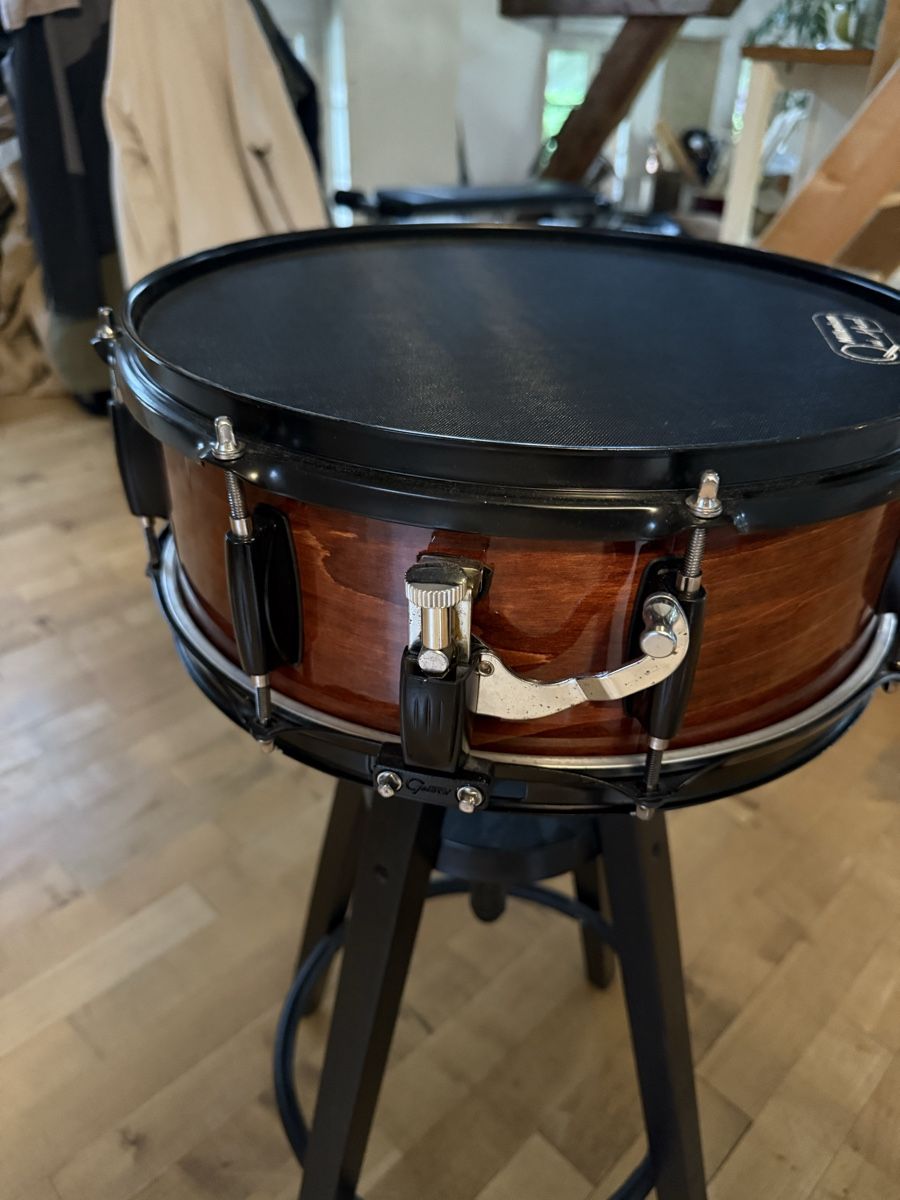 Strumenti musicali: 14 Snare mit Silence Fälle  – Usato da Allschwil venduto da Hitch-wild 1