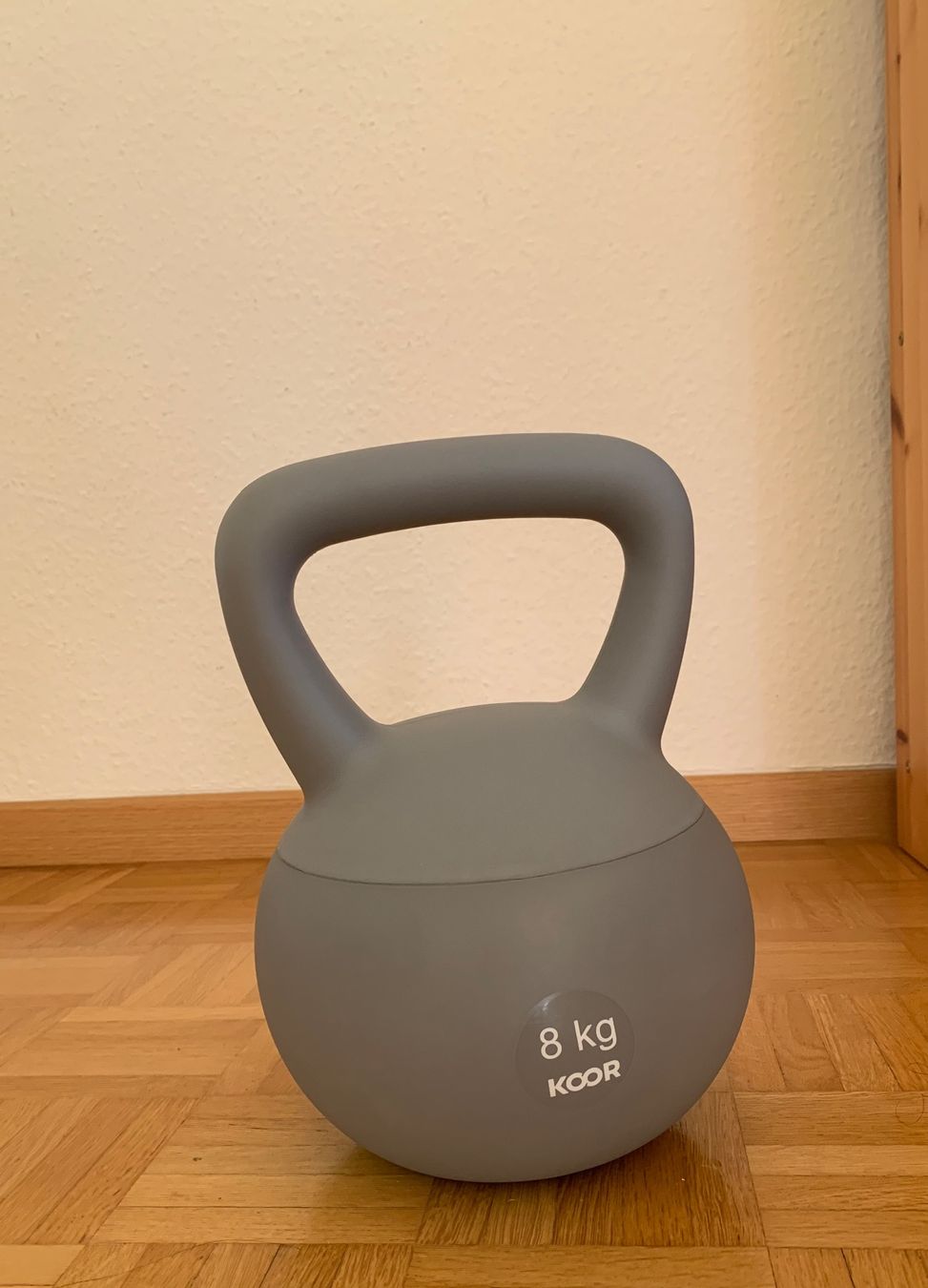 Poids & Haltères: 8Kg Kettlebell / Kugelhantel – Neuf avec emballage d'origine à Kilchberg ZH par luptrup 1