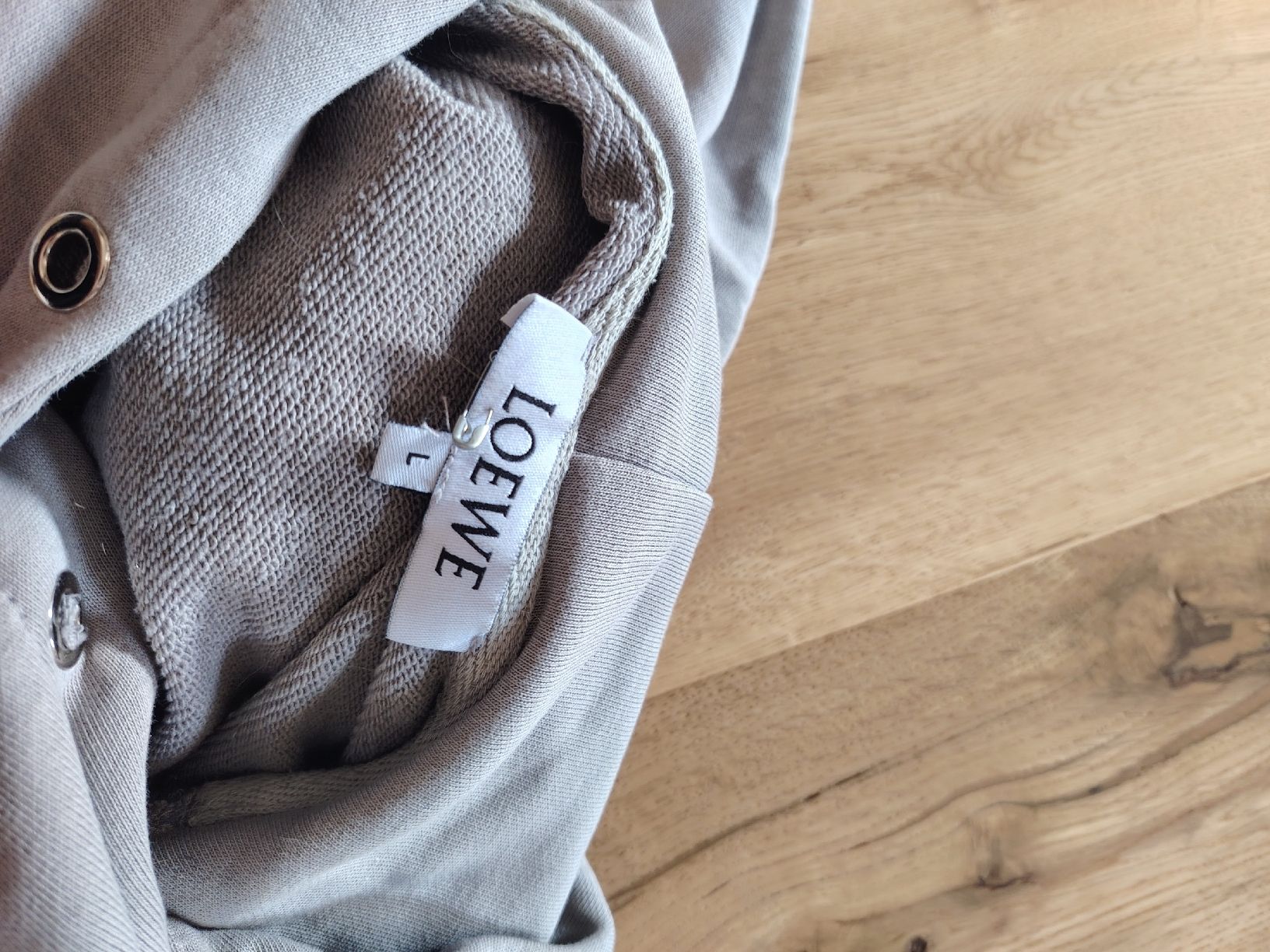 Loewe Pullover & Sweatshirts: Loewe Kapuzenpullover grau – Gebraucht aus Matzingen von sel_h9dl 3