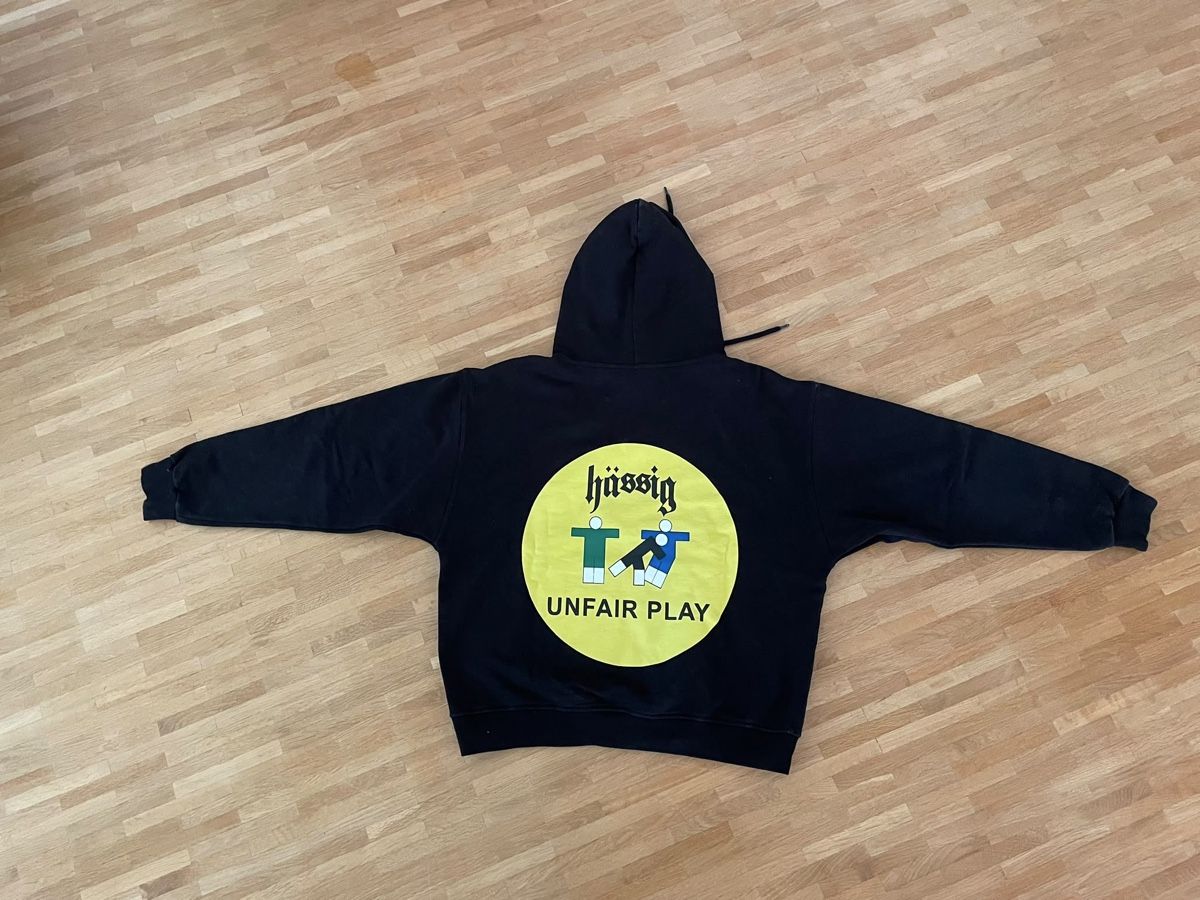 Hässig Pullover & Sweatshirts: Hässig Hoodie Size M – Gebraucht aus Luzern von Irene197 1