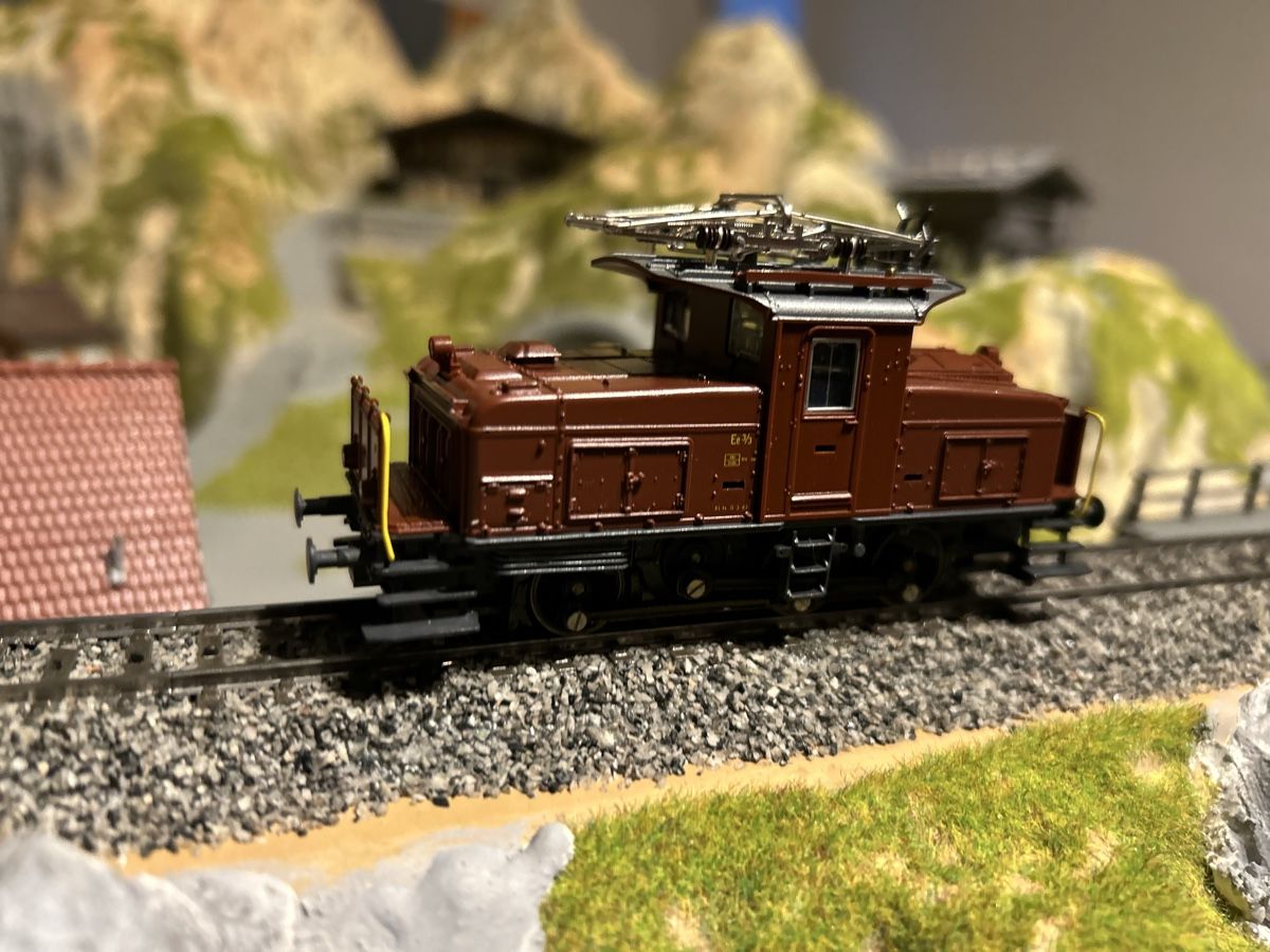 Roco Modellini di ferrovie: Ee 3/3, Roco HO, AC, excellent état! – Usato da Attalens venduto da tresheureux 1