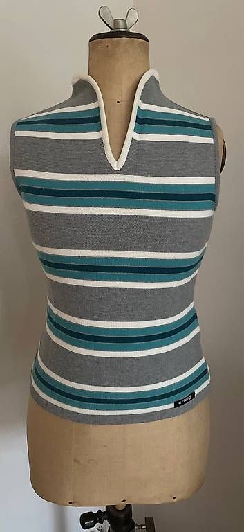 Pullover & Sweatshirts: 3x Pullunder Erfolg S – Gebraucht aus Luzern von labouche78 2
