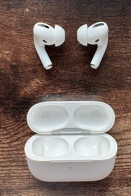 Cuffie: Apple AirPods Pro mit Wireless Charging Case – Usato da Rheinfelden venduto da Cimbom1919 4