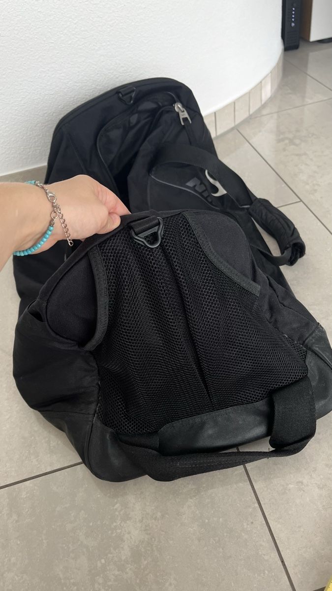 Nike Taschen: Grosse Nike Sporttasche – Gebraucht aus Emmenbrücke von Hamster-Traum 2