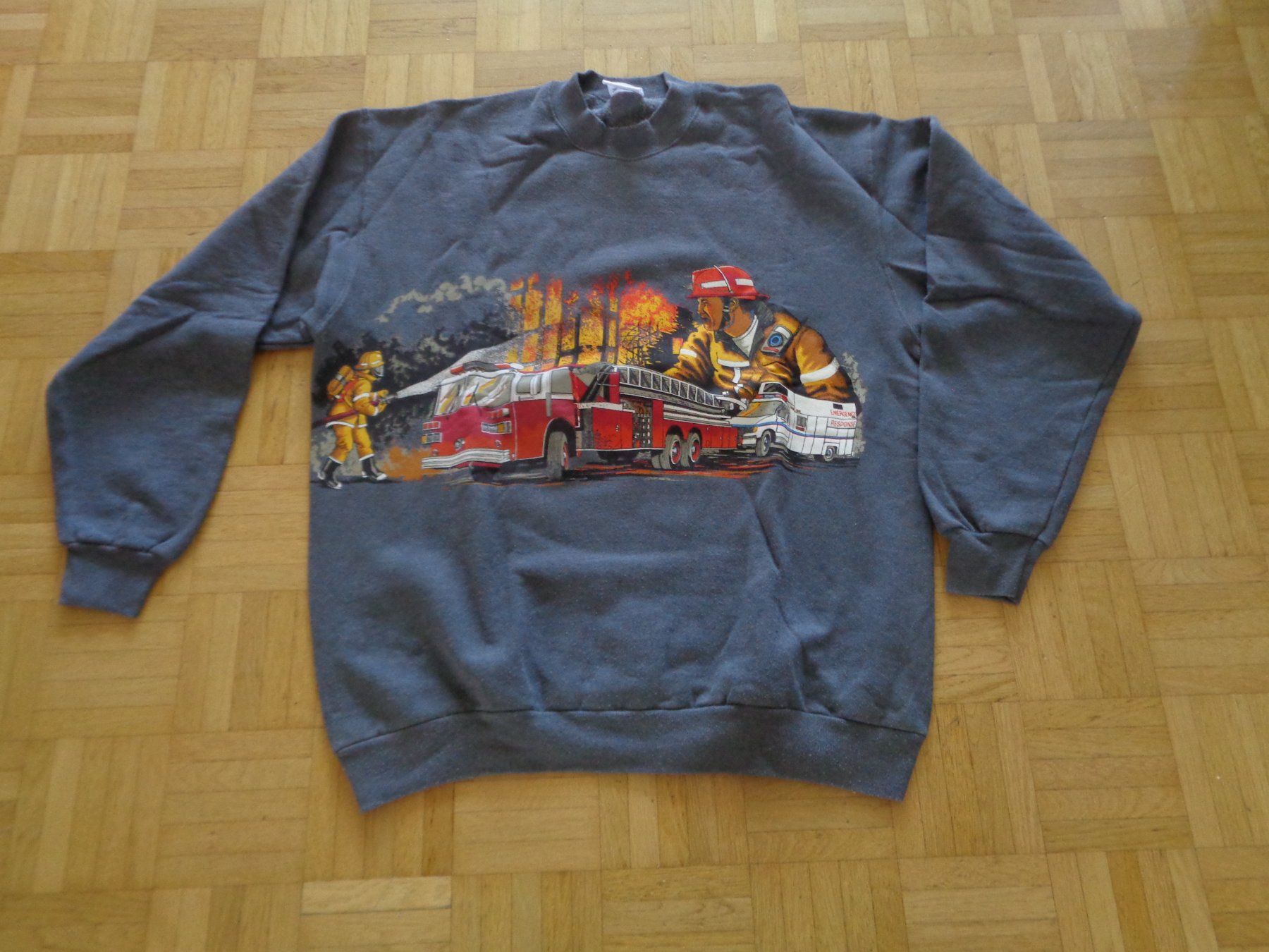 Pullover & Sweatshirts: Herrenpullover XL Feuerwehrmotiv – Gebraucht aus Dietikon von chroetli77