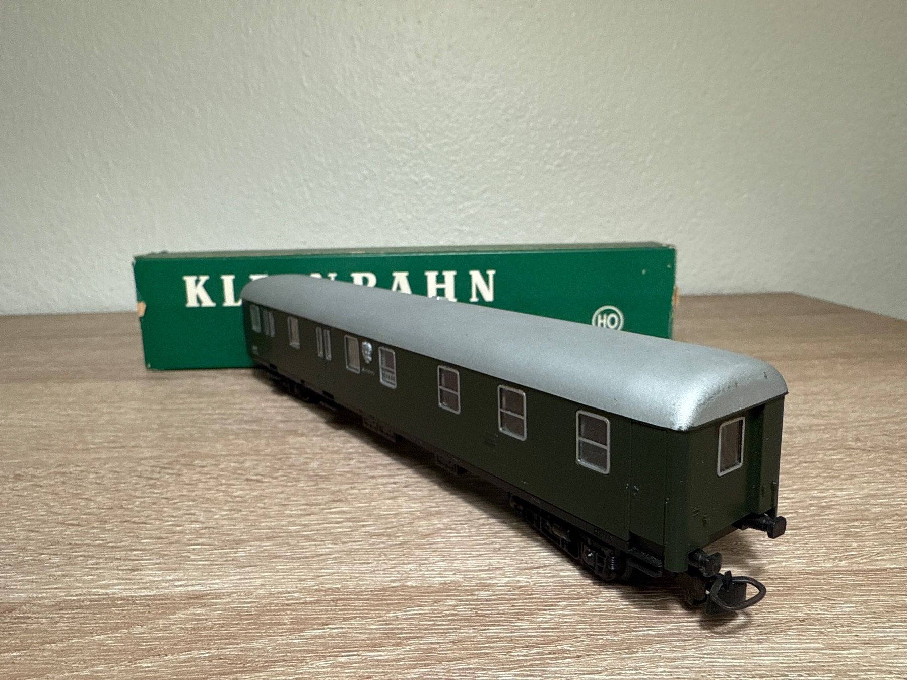 Kleinbahn Modellini di ferrovie: Kleinbahn 391 Postwagen H0 OVP – Usato da St-Aubin-Sauges venduto da tantome 3