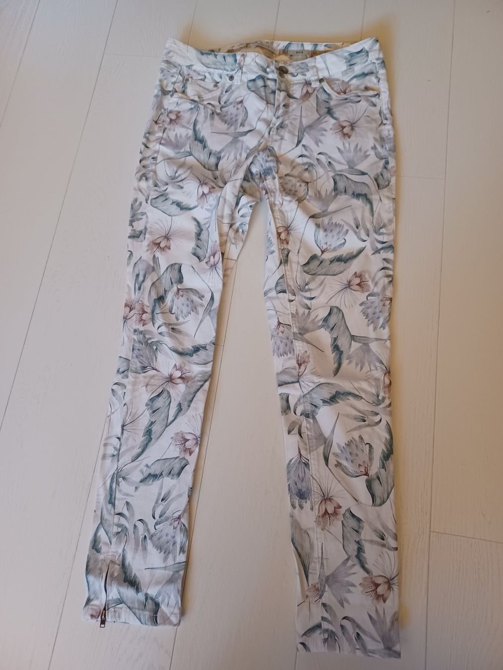 Nile Pantaloni: Hose von Nile – Nuovo (secondo la descrizione) da Willisau venduto da chriwil