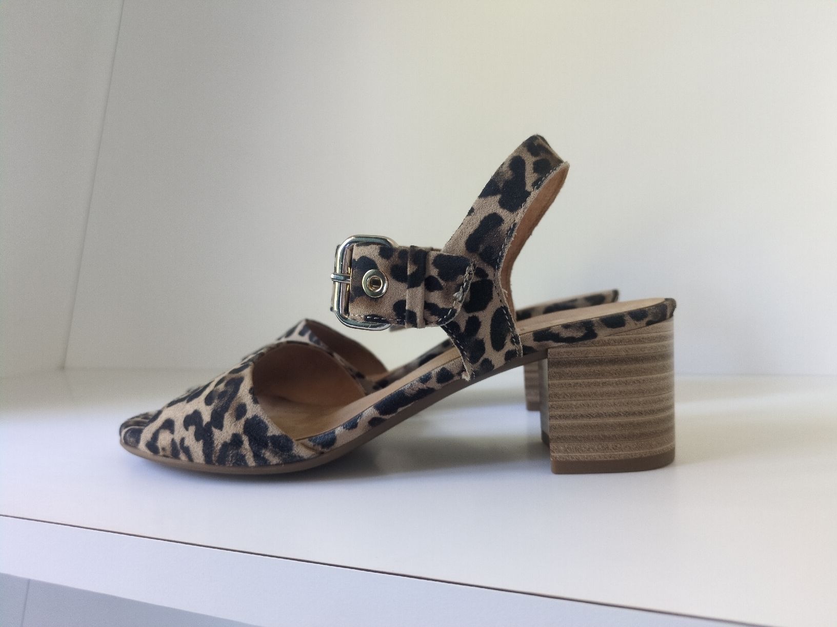 Gabor Scarpe da donna: Leo-Sandaletten von Gabor Gr. 39 – Usato da Langenthal venduto da YElektra 3