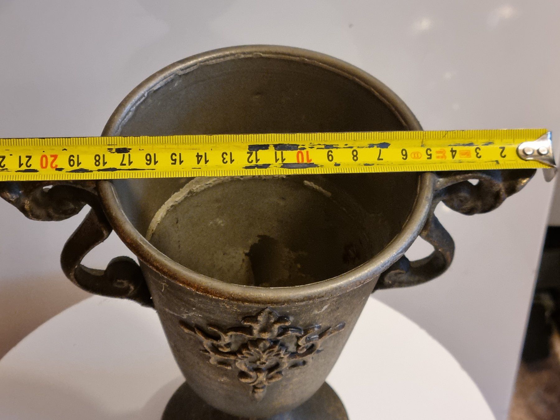 Vasi per fiori: Antiker Messing Pokal mit Henkeln – Usato da Scharnachtal venduto da devin03 5