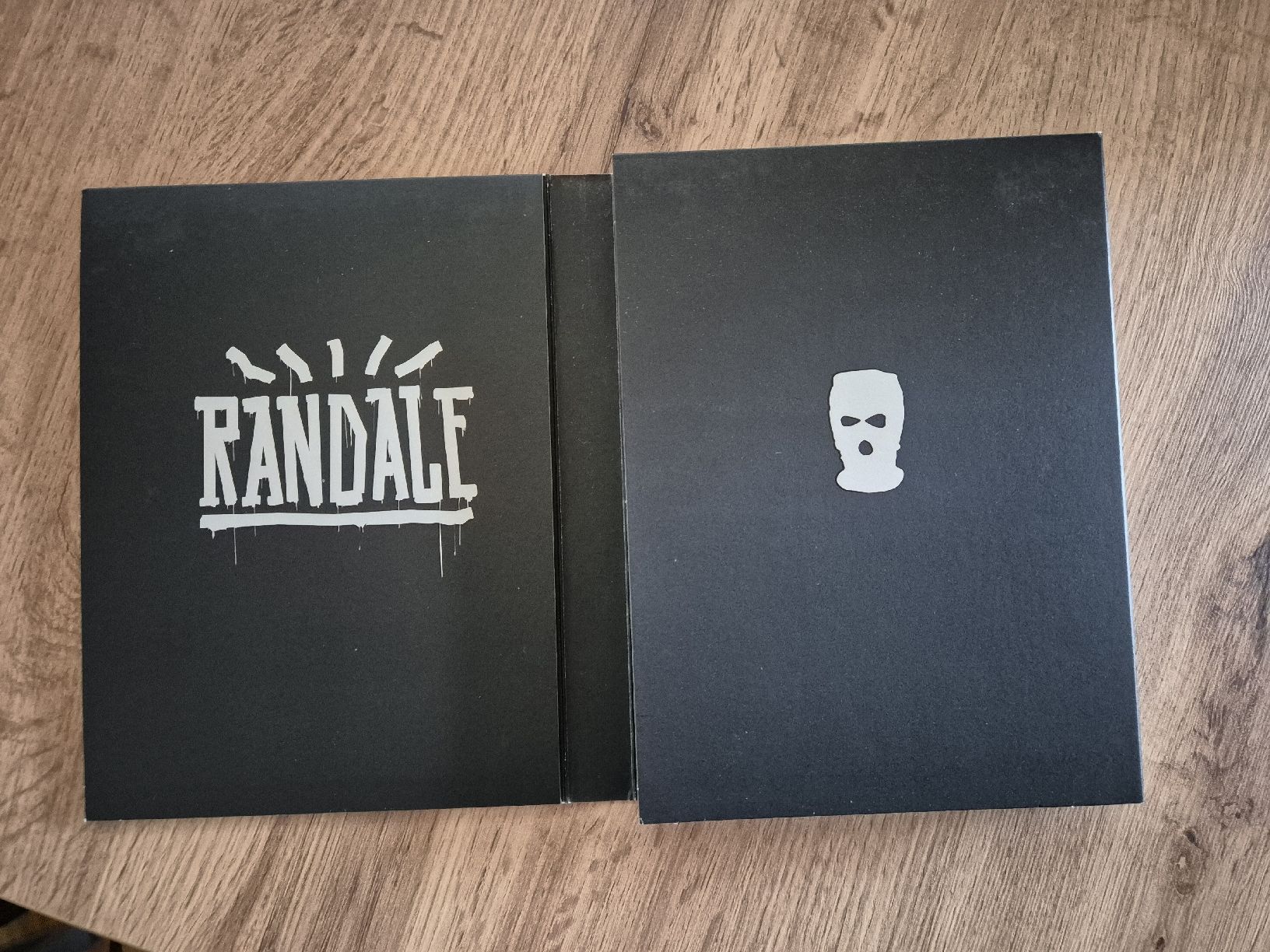 Tutti i DVDs: KRAFTKLUB - Randale Tour 2016 CD/DVD Special Edition – Nuovo (secondo la descrizione) da Berneck venduto da jst_nk6y 1