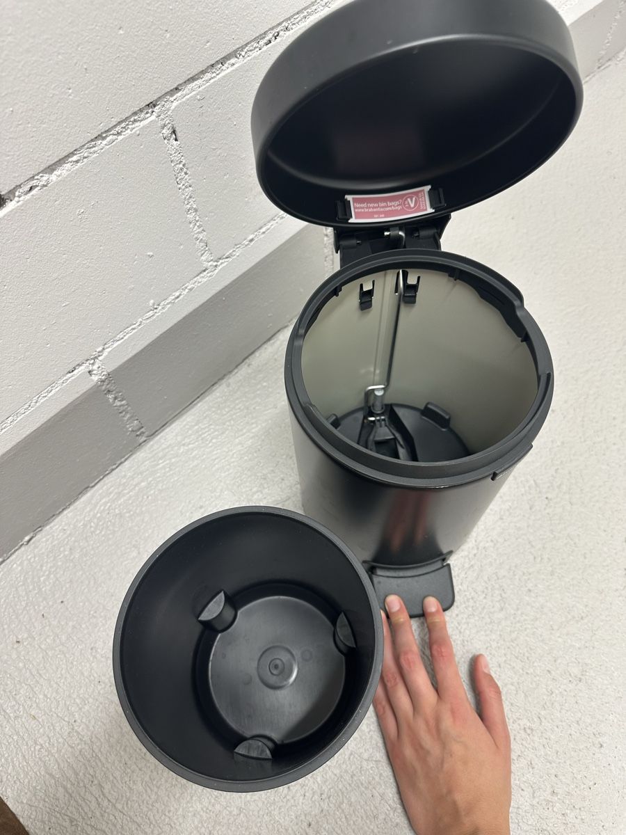 Brabantia Cestini per rifiuti: Brabantia Treteimer 3L matt-schwarz – Usato da Luzern venduto da aaalliinne 2